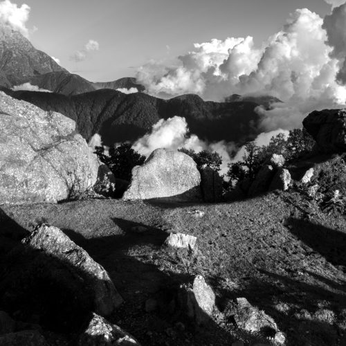 mountain_rocks_black_white